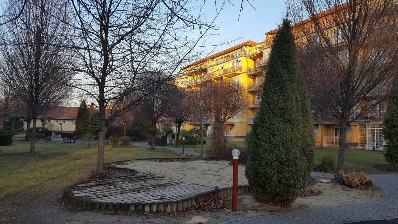Nepliget Apartment Budapest Eksteriør billede